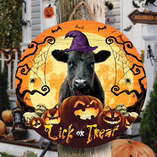 Joycorners Happy Halloween Black Angus Lick Or Treat Round Wooden Sign