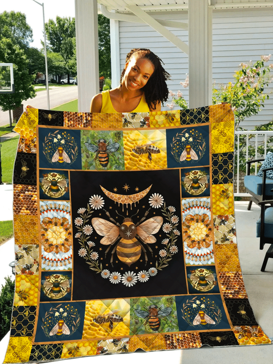 Joycorners Personalized Name Honey Bee Blanket
