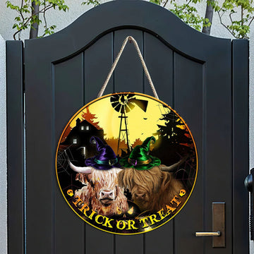 Joycorners Highland In Trick Or Treat Happy Halloween Wooden Sign